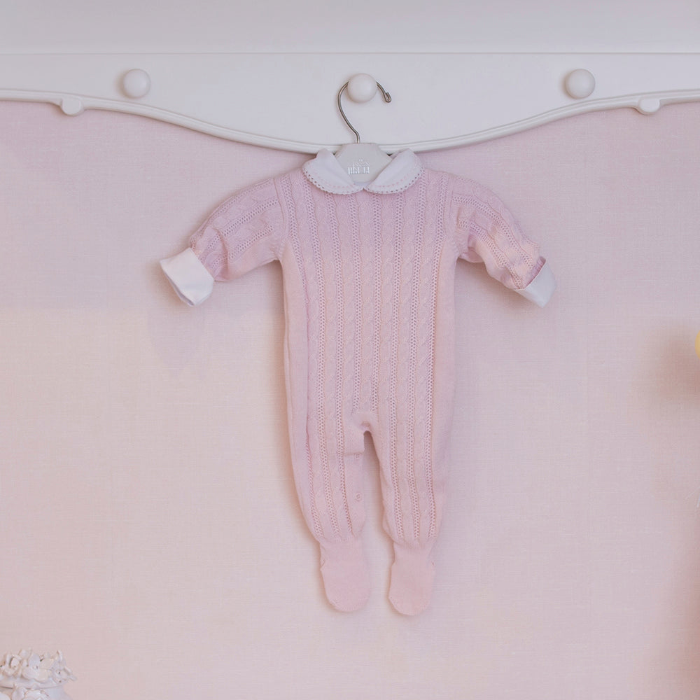 Macacão Tricot Trança Nova Rosa Bebe ( PP )