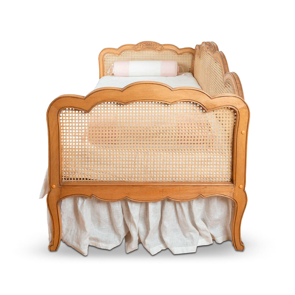Sofá Cama Lacinho Com Palha